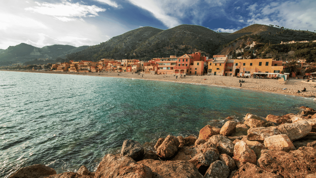 Alla scoperta di Noli e Varigotti, tra mare e borghi storici