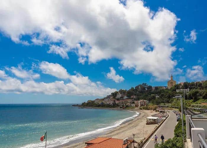 Bussana Mare: una delle spiagge più amate della Riviera dei Fiori